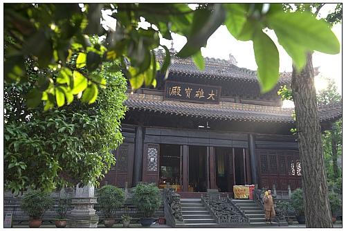 Chongqing Bao Lun Temple
