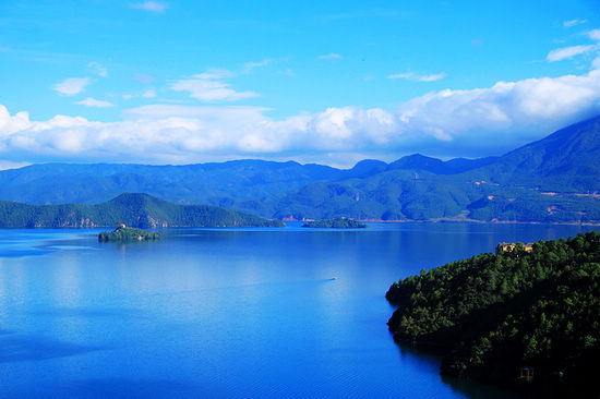 My Yunnan tour to heavenly Lugu Lake