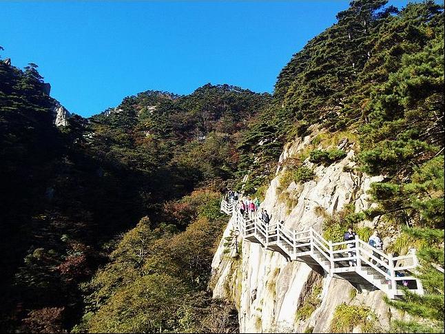 The most relaxing trip to Huangshan, the most famous mountain in China