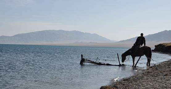 A Spring Trip to Xinjiang Yili District Sailimu Lake