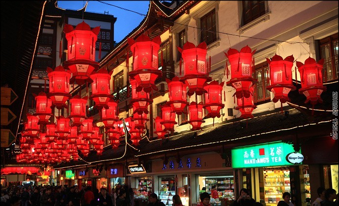 Shanghai Chenghuang Temple Lantern Festival Trip