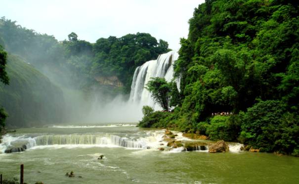 Go Through Guizhou Huangguoshu Waterfall